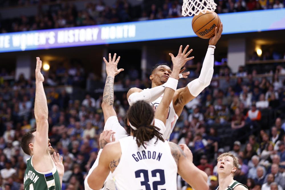 锋线球员与 锋线球员与