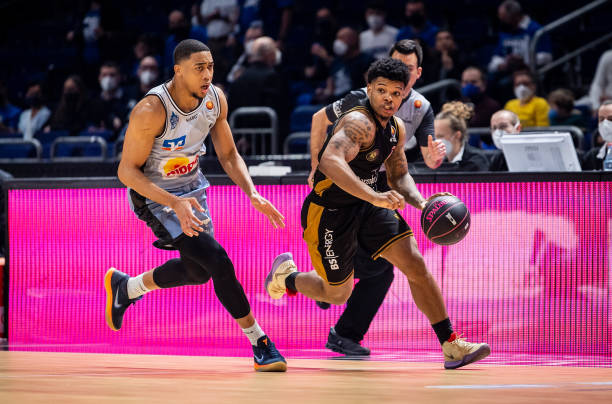 训练和坚定 训练和坚定