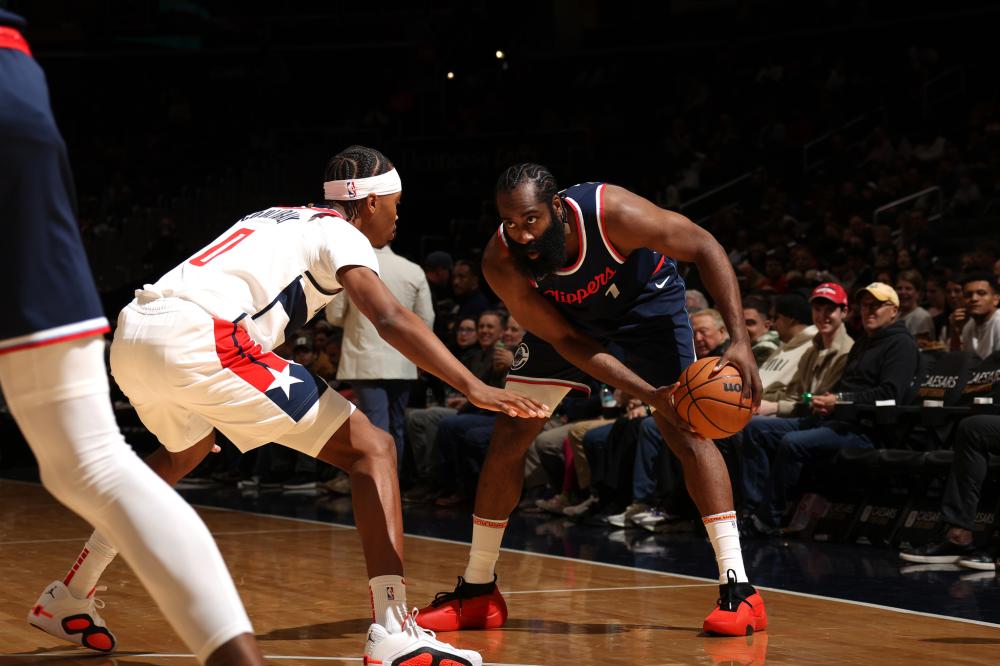 经过一连串 经过一连串